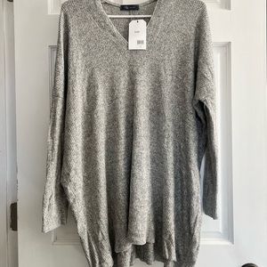 NWT KLD Heather Grey Ribbed V Neck Sweater